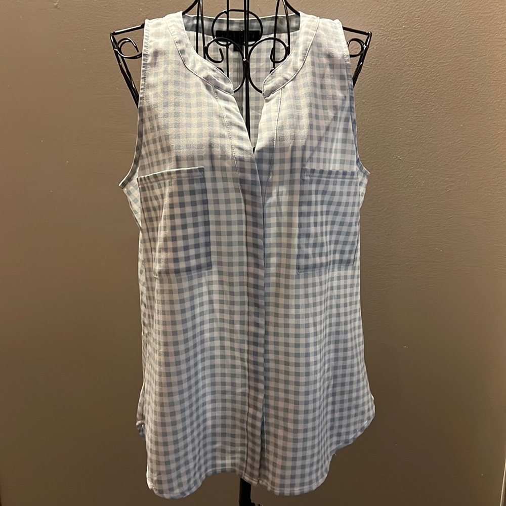 Sanctuary top‎